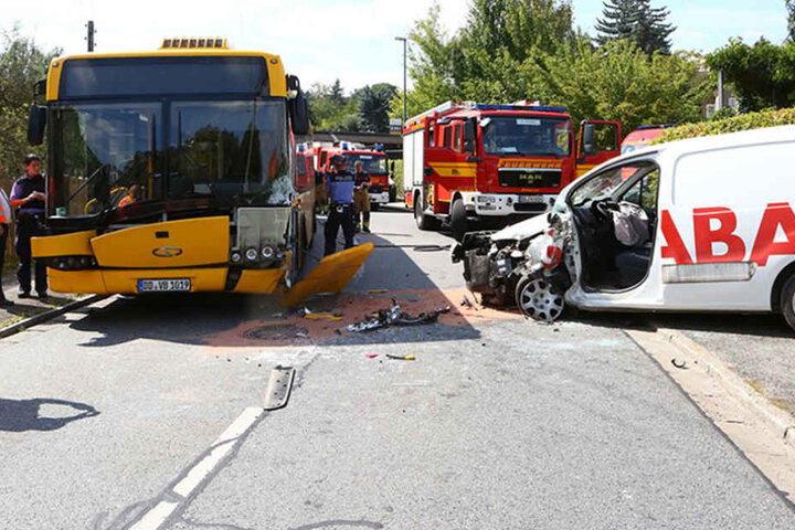 Die Tögelstraße musste beidseitig gesperrt werden.