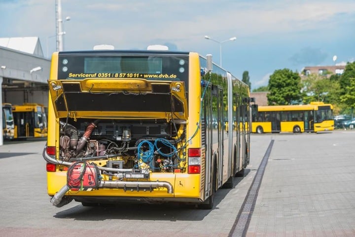 Die Euro-6-Busse der DVB stoßen weniger Stickoxide aus als vergleichbare
Autos der Mittelklasse.