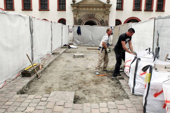 2010 wurde das Pflaster vor dem Alten Rathaus erneuert.