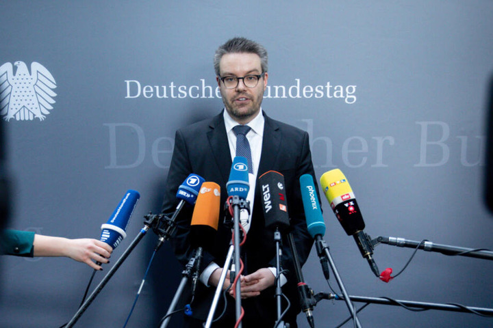 Tobias Lindner (37, Grüne) stellte die brisante Anfrage.