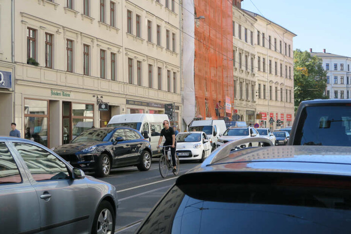 Damit soll Schluss sein: Die Kurzzeit-Parkplätze an den Seitenstreifen sind ab dem heutigen Freitag gestrichen.