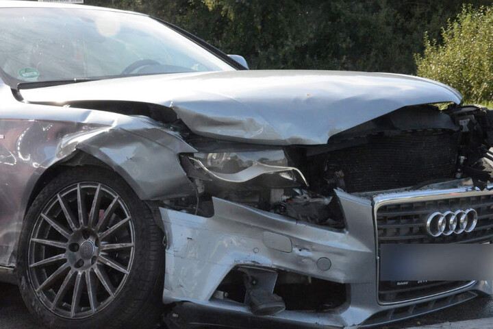 Die Front des Audi war komplett zerstört.