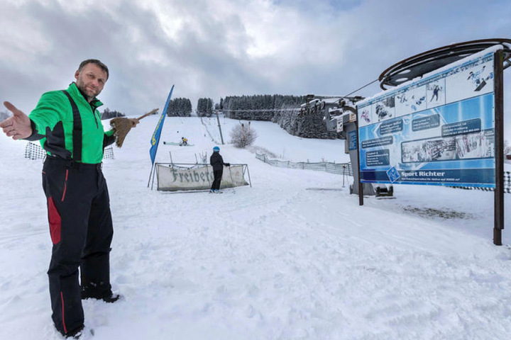 Skiliftbetreiber Alexander Richter aus Holzhau hat Ärger mit einem Nachbarn. Das Gericht forderte gestern die beiden Streithähne auf, sich zu einigen.