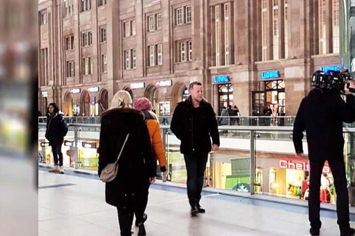 Gesichtet: Der Schauspieler war für Dreharbeiten in der Stadt.