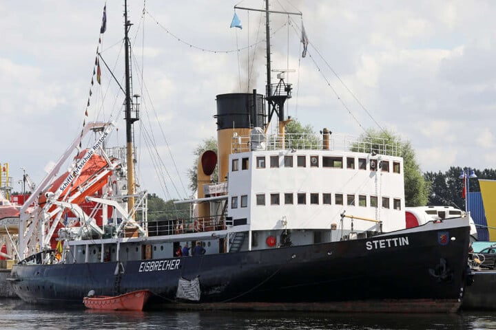 Der historische Dampfeisbrecher "Stettin" war mit einer Fähre zusammengestoßen.