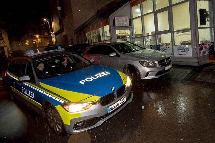 Die Polizei hat einen Tatverdächtigen schon festnehmen können.