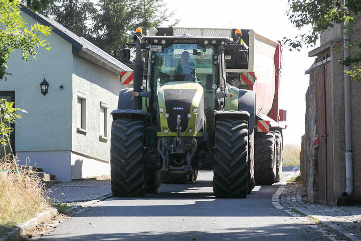 Die Eschdorfer Bergstraße kann Meller zwar nutzen, die ist aber zu eng für die großen Maschinen.