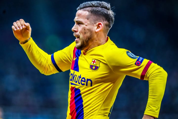 Carles Pérez vom FC Barcelona soll ins Visier des FC Bayern München geraten sein.