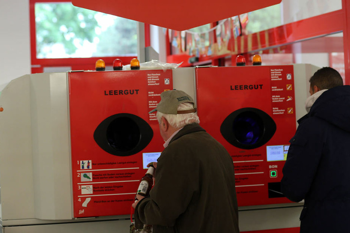 In der Zeit von Dezember 2013 bis August 2014 seien mehr als 450.000 Flaschen zu viel abgerechnet worden.