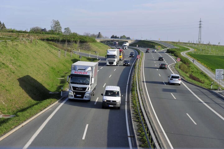 Ein CDU-Antrag sollte Tempo 50 auf der B 174 über den Ortsausgang hinaus und umgekehrt erweitern. Daraus wird nun nichts. Laut LaSuV ist der Effekt zu gering.