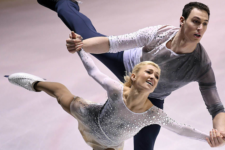 Aljona Savchenko (33) und Bruno Massot (28) sind die Stars der „Emotions on Ice“-Show am 28. Dezember in der Chemnitzer Arena.