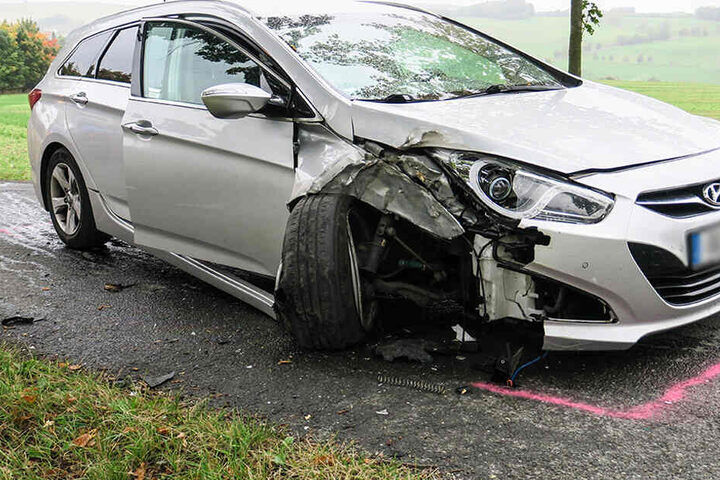 Am Hyundai entstand erheblicher Sachschaden.