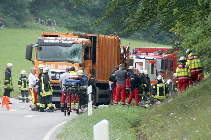 Der Fahrer des Müllwagens steht unter Schock.