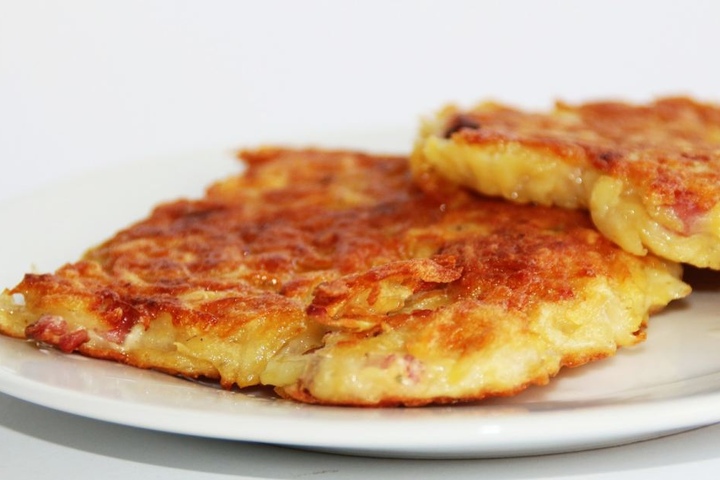 Schmeckt auch gut mit Lachs: Der Reibekuchen