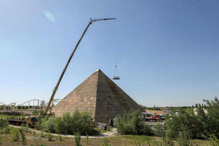 Mit 31 Metern Höhe ist die Pyramide im Belantis-Park die wohl größte Europas.