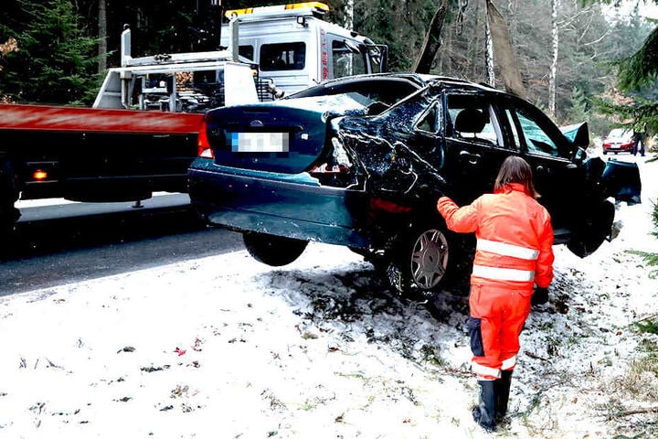 Der Verkehr konnte während der Bergung an der Unfallstelle vorbeigeleitet werden.