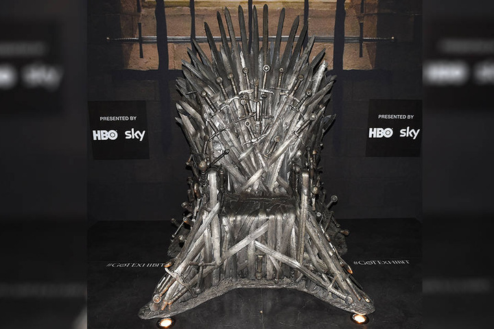 Der echte "Eiserne Thron" bei einer Ausstellung in Berlin.
