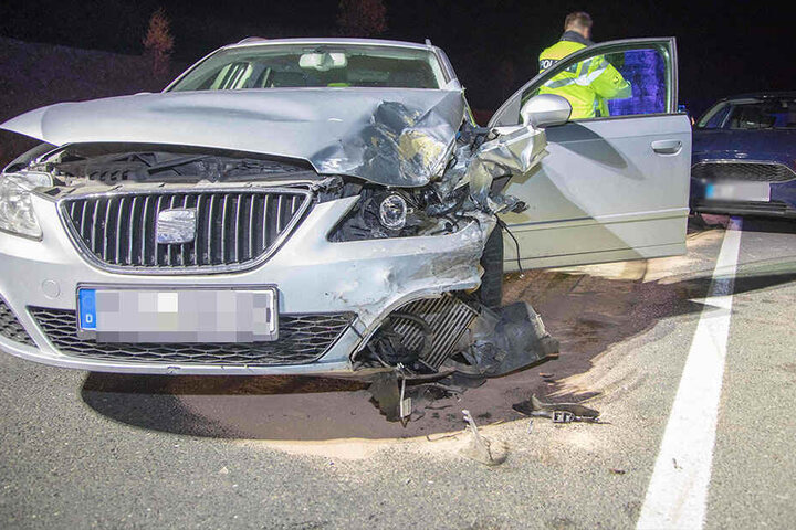 Die Fahrerin des Seat wurde bei dem Unfall verletzt.