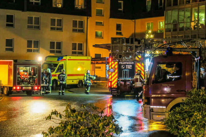 Am Montagabend musste die Feuerwehr nach Aue in die Dr.-Otto-Nuschke-Straße ausrücken.