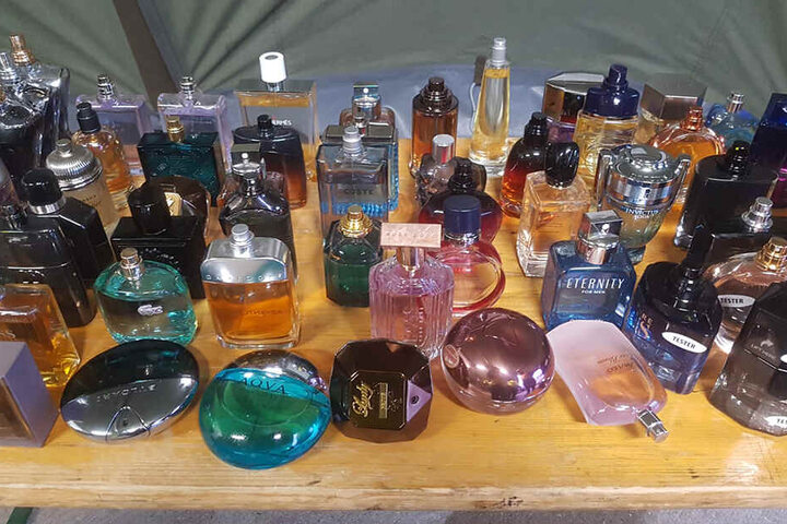 Dieses Parfum im Wert von mehreren Tausend Euro war wohl gestohlen.