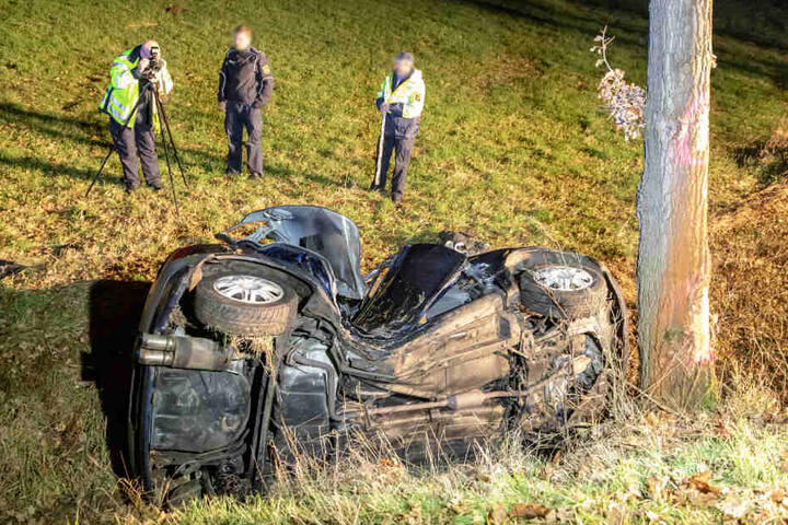 Der Toyota erlitt durch den Aufprall einen Totalschaden.