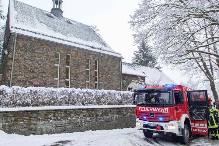 Nach einem Feuer in einer Kirche in Annaberg-Buchholz (Erzgebirgskreis) sucht die Polizei nach dem Brandstifter.