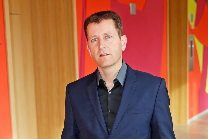 Pianist Arne Schmitt (44) wehrte sich bei der letzten Anzeige vor Gericht -
und bekam Recht.