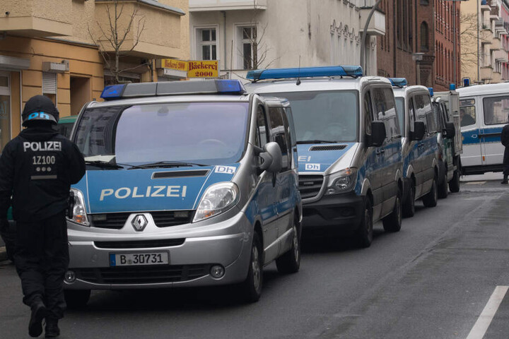 Über 3.000 Linksextremisten soll es in Berlin geben – In den Blickpunkt geraten sie häufig durch Berichte über Polizeieinsätze in der berüchtigten Rigaer Straße. (Symbolbild)