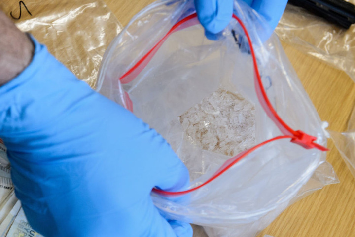 Die Personen hatten drei Kilo der Droge Crystal Meth bei sich. (Symbolbild)