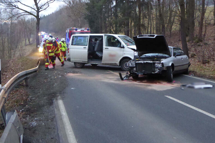Die Feuerwehr ist mit 20 Kameraden vor Ort.
