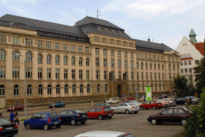Der Tatort befindet sich in unmittelbarer Nähe zur Polizeidirektion.