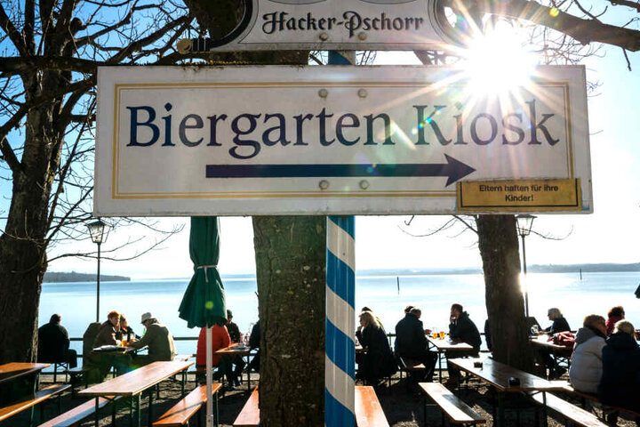 Der Biergarten lockt: Bei dem guten Wetter werden viele die Saison eröffnen.