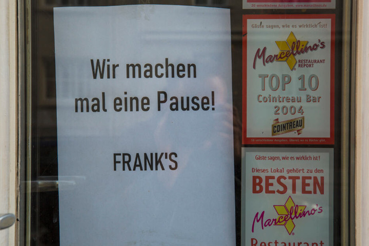 Na, hoffentlich bleibt es bei einer kurzen Pause. Die Cocktails hat der Gastgeber schon ziemlich gut gemixt.
