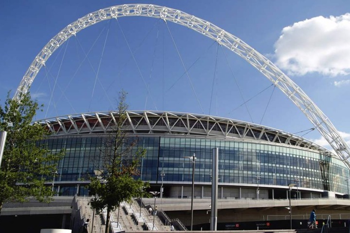 Im Wembley Stadium trifft am Mittwochabend Tottenham im Ligaspiel auf Hasenhüttls neuen Klub Southampton. Der Österreicher wird da aber noch nicht auf der Bank, sondern auf der Tribüne sitzen.
