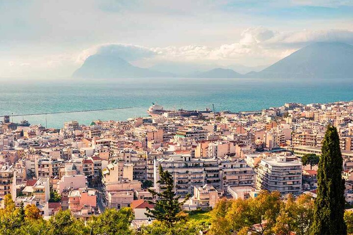 Die westgriechische Stadt Patras gilt schon seit 20 Jahren als Umschlagplatz für illegale Migration.