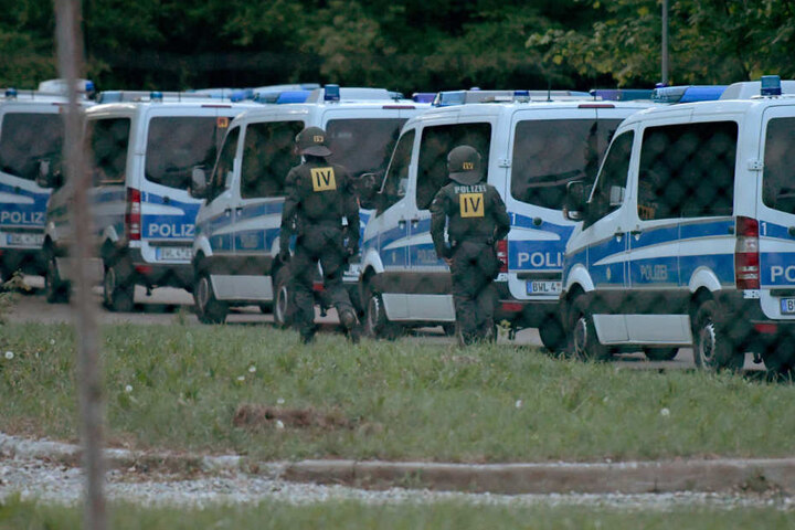 Die Polizei rückte nach der gescheiterten Abschiebung mit einem Großaufgebot an.