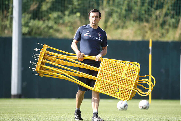 FCE-Trainer Daniel Meyer war in dieser Woche bei den Übungseinheiten sehr zufrieden mit seinen Kickern, beobachtete so manchen harten Zweikampf.