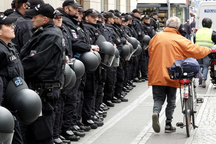 Zuletzt hatte ein Großaufgebot der Polizei in Kiel einen Demonstrationszug von Klimaschützern gesichert.