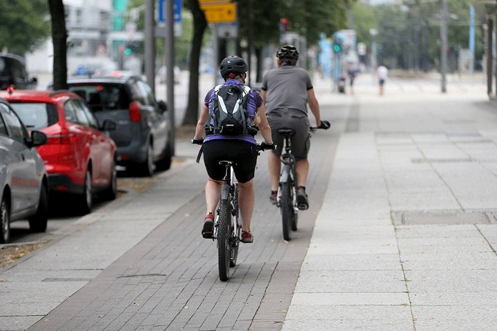 Zoff um Radwegnutzung: Immer mehr Fahrradfahrer steigen auf E-Bikes um.