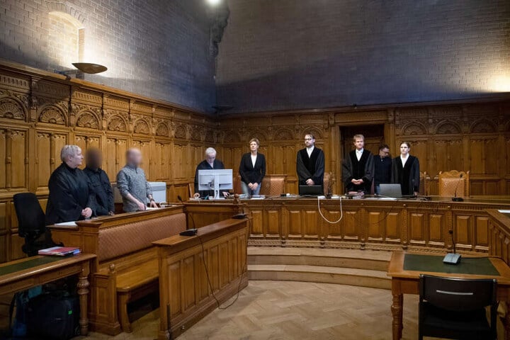 Der 43-jährige Mann soll seine Lebensgefährtin mit einem Buschmesser getötet haben.