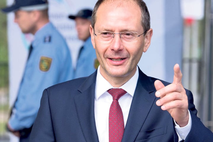 Innenminister Markus Ulbig (53, CDU).