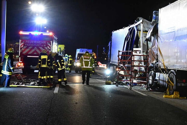 Die A3 wurde in Fahrtrichtung Köln komplett gesperrt.