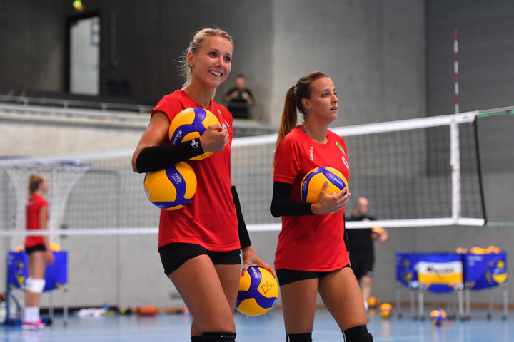 Mareen von Römer (32, links) ist neuer Kapitän des DSC. Lenka Dürr (28, rechts) ist ihre Stellvertreterin.