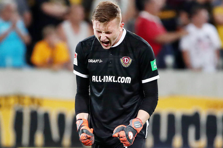 Markus Schubert (20) ballt die Fäuste und schreit sein Glück heraus - ein eher seltener Gefühlsausbruch des Keepers.