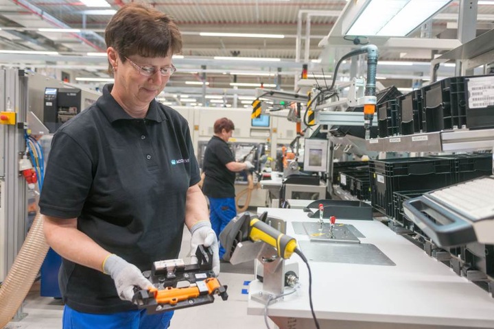 Die Firma Accumotive liefert künftig Batterien für Mercedes, hergestellt in Kamenz.