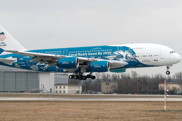 Hi Fly kennen die Dresdner durch den A380, der hier jüngst landete.