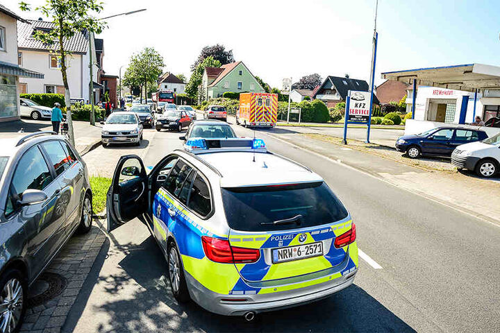Der Verkehr musste an der Unfallstelle vorbeigeleitet werden.