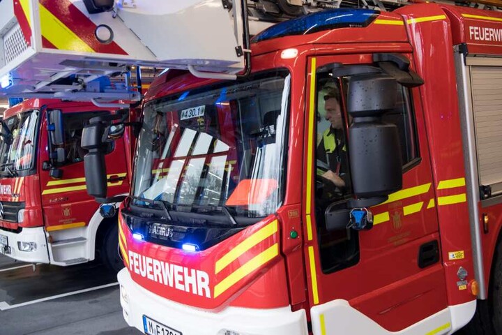 Die Feuerwehr eilte nach dem Notruf zur Unfallstelle. (Symbolbild)