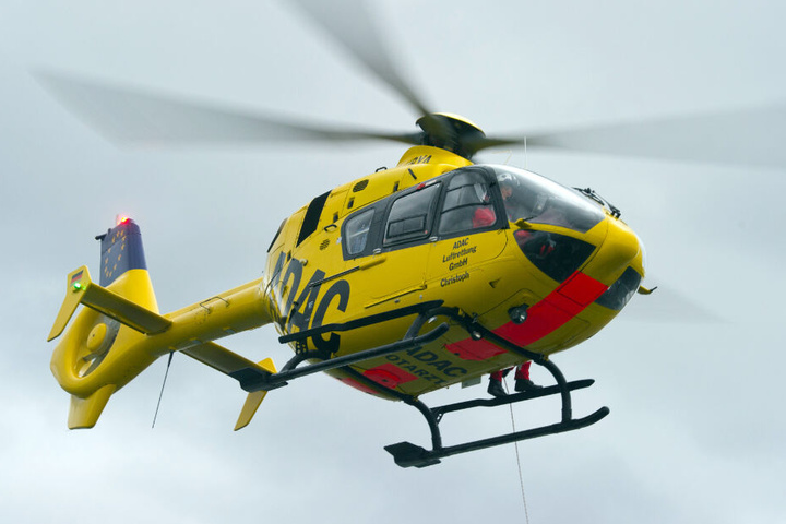 Der Ehemann kam per Hubschrauber zur Betreuung zur Bergwacht. (Symbolbild)