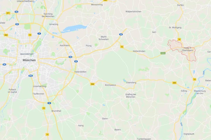 In der Nähe von Haag in Oberbayern hat sich ein Unfall mit schrecklichen Folgen ereignet.